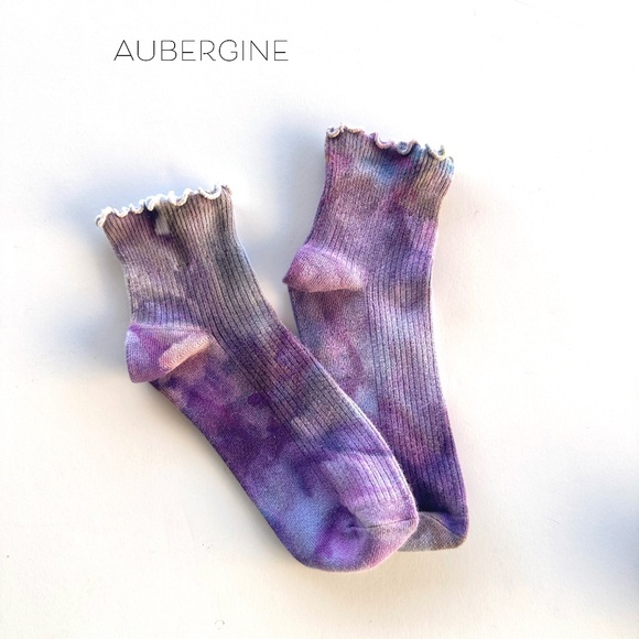 Eggplant Purple Tie Dye Womens Ruffle Socks Mid Crew Socks Ice Dye Size L 9-11 - Picture 1 of 4